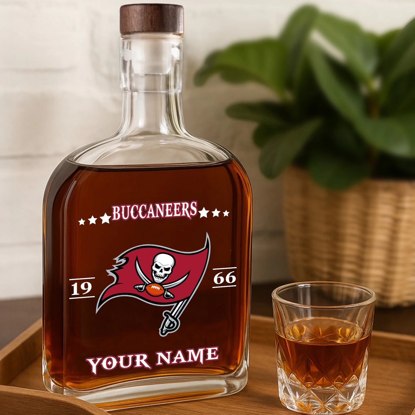 LIMITED EDITION - NEW CUSTOMIZED NFL10 TBB TAMPA BAY BUCCANEERS LUXURY WHISKEY BOTTLE 450ML