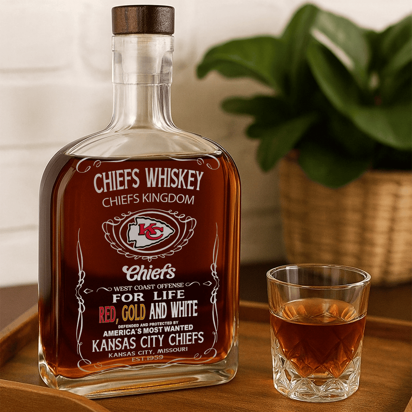 LIMITED EDITION - NEW CUSTOMIZED NFL01 KCC KANSAS CITY CHIEFS LUXURY WHISKEY BOTTLE 450ML
