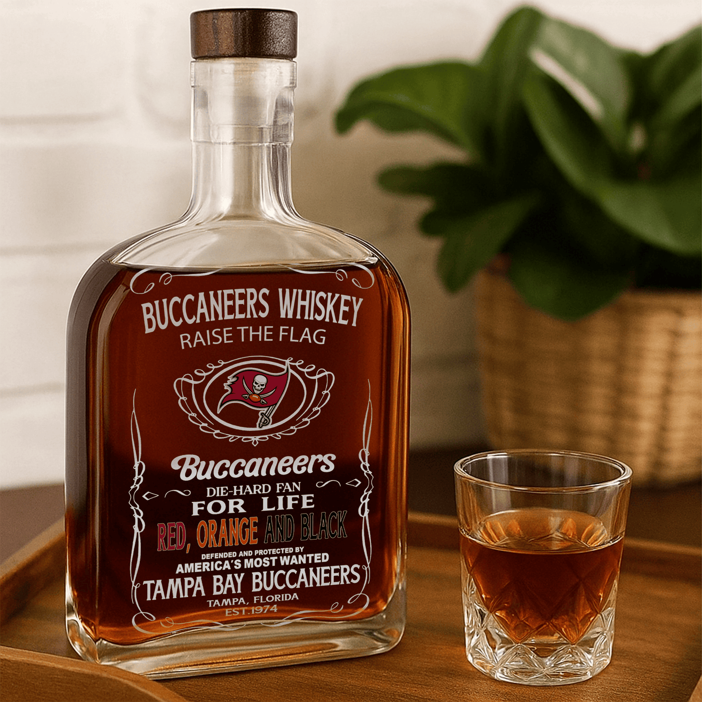 LIMITED EDITION - NEW CUSTOMIZED NFL10 TBB TAMPA BAY BUCCANEERS LUXURY WHISKEY BOTTLE 450ML