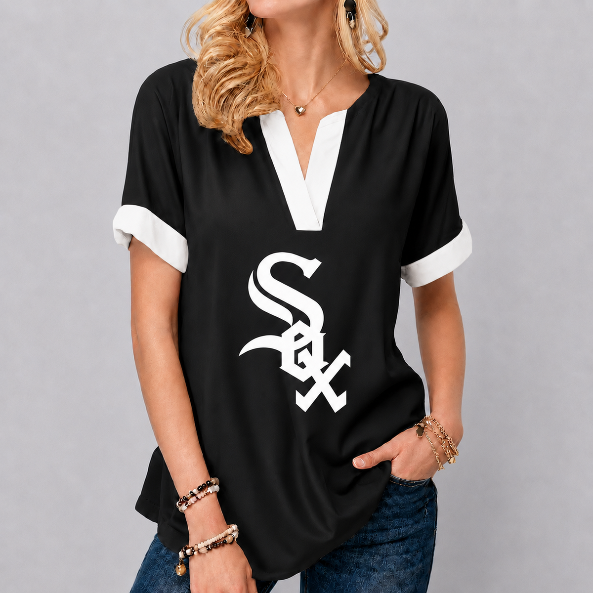 LIMITED EDITION - NEW CUSTOMIZED MLB26 CWS CHICAGO WHITE SOX V-NECK FEMALE SHIRT