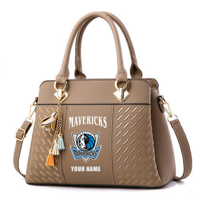LIMITED EDITION - NEW CUSTOMIZED NBA18 DMA DALLAS MAVERICKS ZIP HANDBAG MULTICOLOR