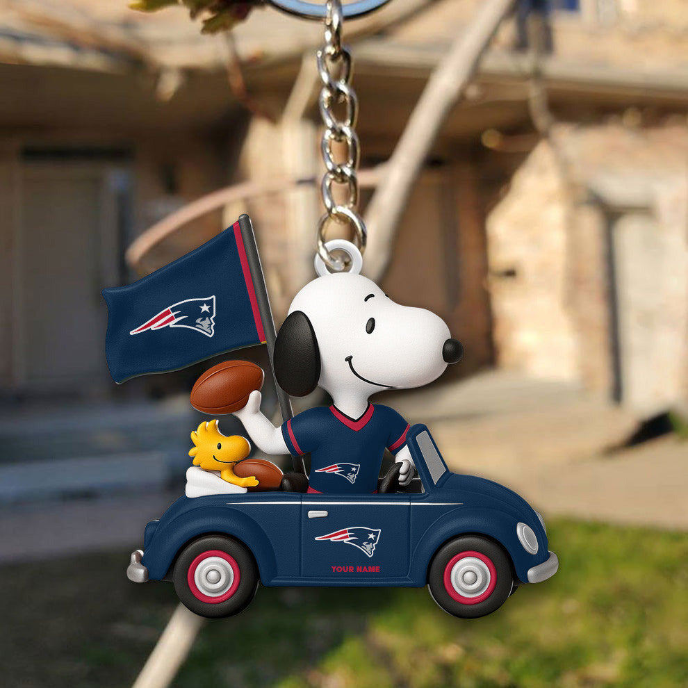 LIMITED EDITION - NEW CUSTOMIZED NFL27 NEP NEW ENGLAND PATRIOTS SPECIAL CAR SNOOPDOG KEYCHAIN