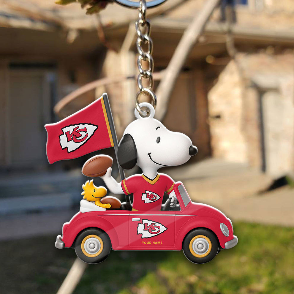 LIMITED EDITION - NEW CUSTOMIZED NFL01 KCC KANSAS CITY CHIEFS SPECIAL CAR SNOOPDOG KEYCHAIN
